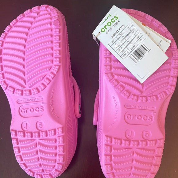 NWT Kids Crocs Size J5 - Picture 3 of 3